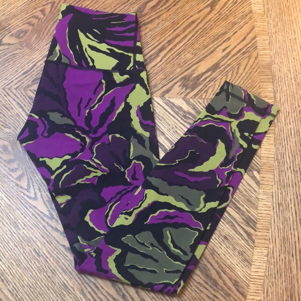 Lululemon wunder unders rare pattern
